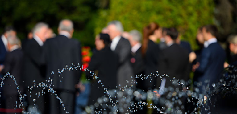 Como se Comportar em Velórios e Prestar Condolências